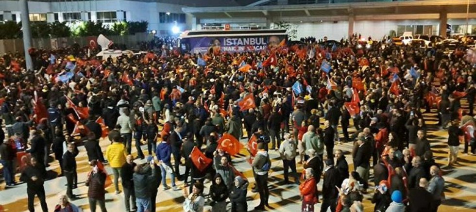 Kaftancıoğlu’nun çağrısının ardından Sabiha Gökçen Havalimanı miting alanına döndü!