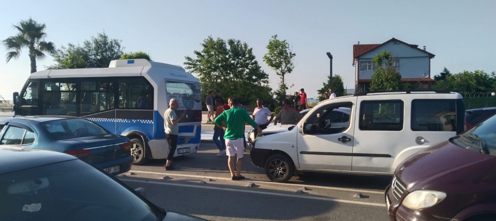 Karasu 32 sahil yolunda kaza