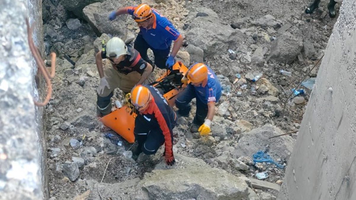 Dere yatağında bulunan cesedin, yalnız yaşayan bir kadına ait olduğu ortaya çıktı