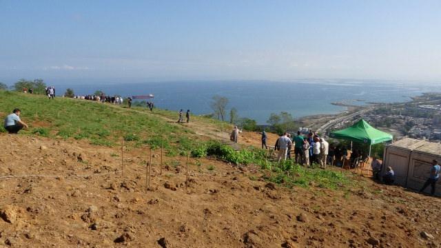 Manzaralı mezar yeri için tartıştılar: Fenalaştı, ambulansa alındı