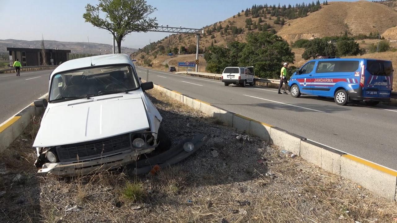 Ehliyetsiz sürücü trafikte terör estirdi: 2 doktor yaralı