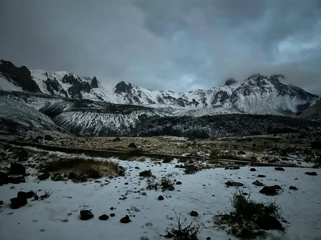 Erciyes Dağı'na mevsimin ilk karı düştü