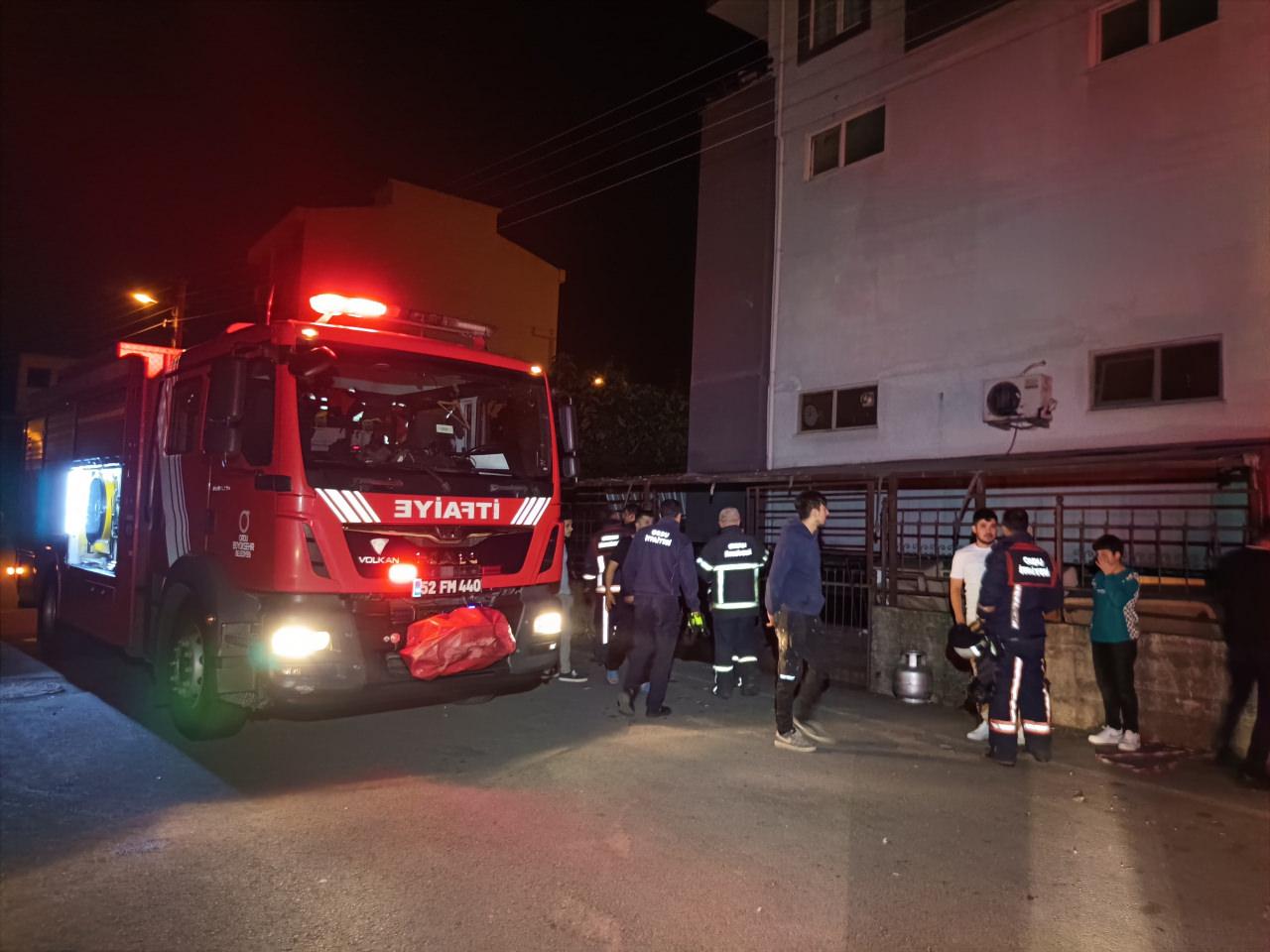 Ordu’da iş yeri yangını! Buzdolabından çıktığı düşünülüyor