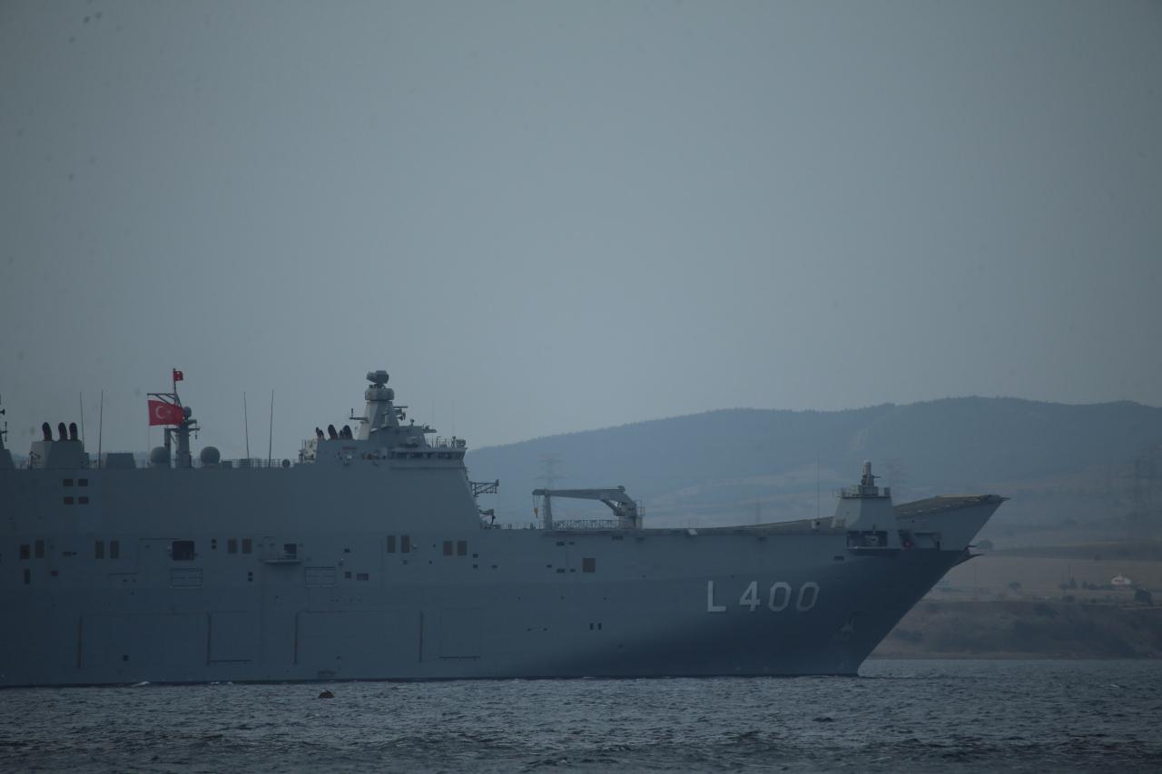 TCG Anadolu, Çanakkale Boğazı'ndan geçti