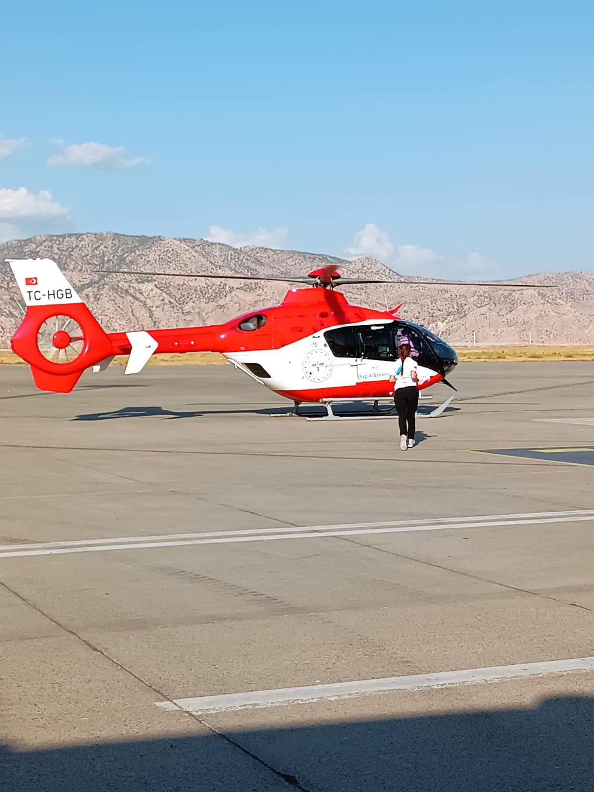 4. kattan düşen Baran, ambulans helikopterle Şırnak'tan Diyarbakır'a sevk edildi