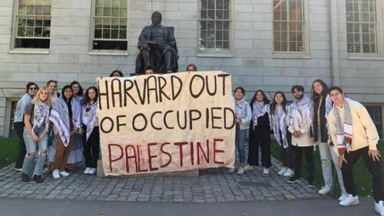 Filistin’e destek çıkan Harvard’lı öğrencileri fişlediler! ‘Adınızı silmemiz için…’