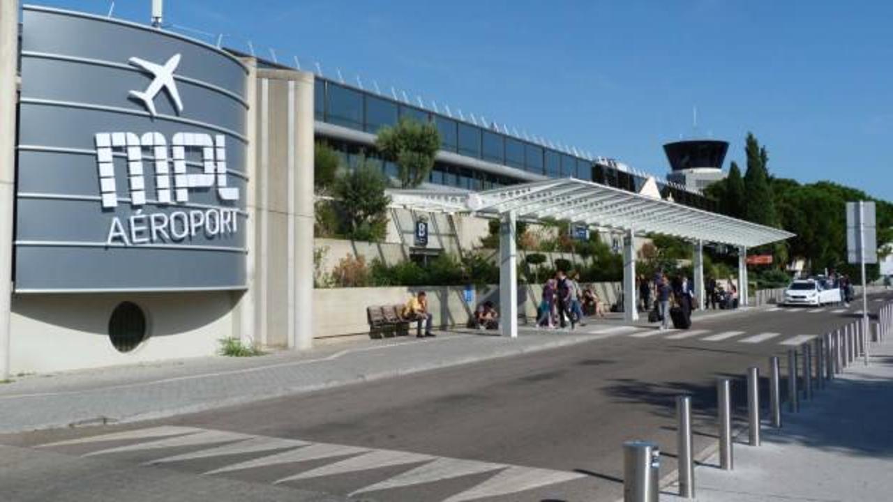 Fransa’da 4 havalimanının bomba ihbarı nedeniyle tahliye edildiği belirtildi.