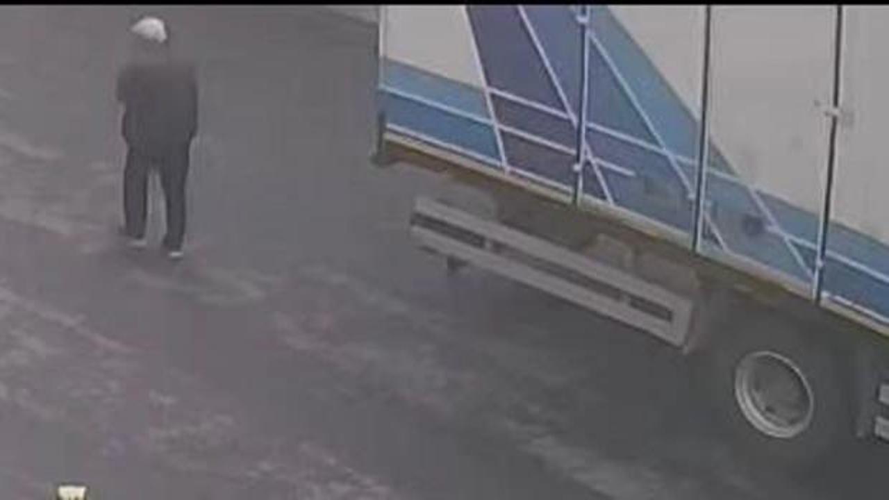 Geri giden kamyonun altında kalan yaşlı adam hayatını kaybetti