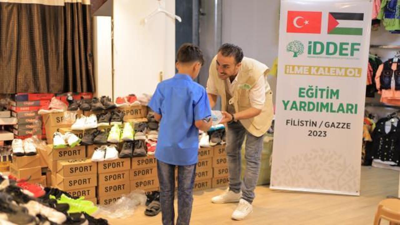 İhtiyaç sahibi öğrencilerin yüzü eğitim yardımlarıyla güldü
