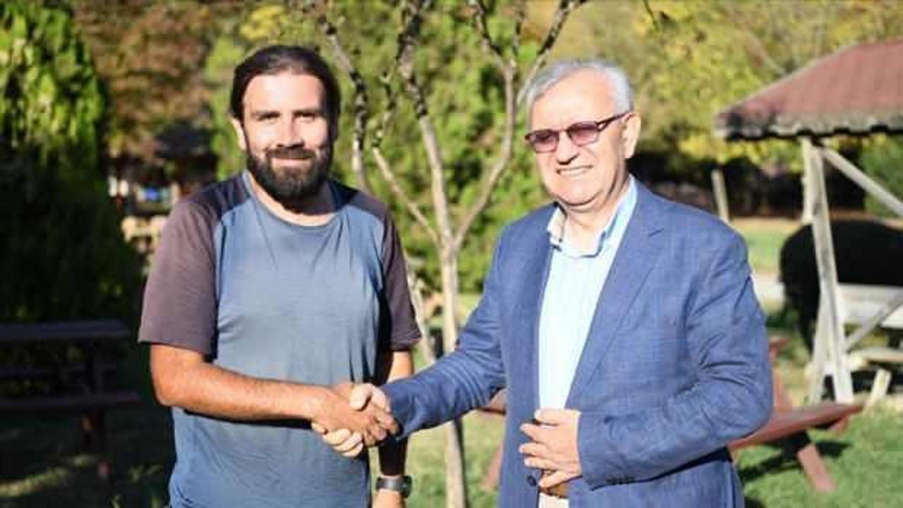 Paris’ten İstanbul’a yürüyen Murat Etemoğlu, Türkiye’ye ulaştı