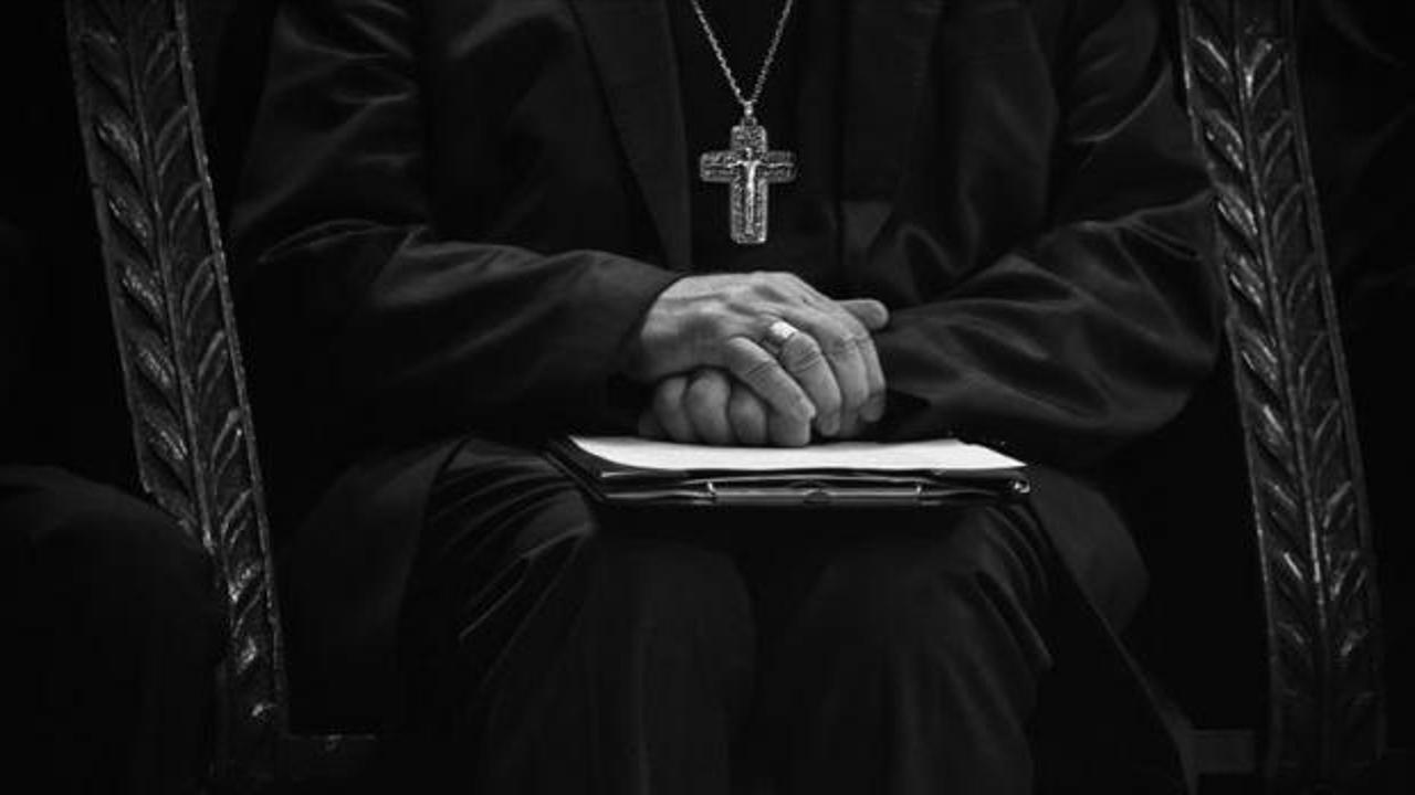 Polonya’da 4 çocuğa cinsel tacizle suçlanan rahip gözaltına alındı