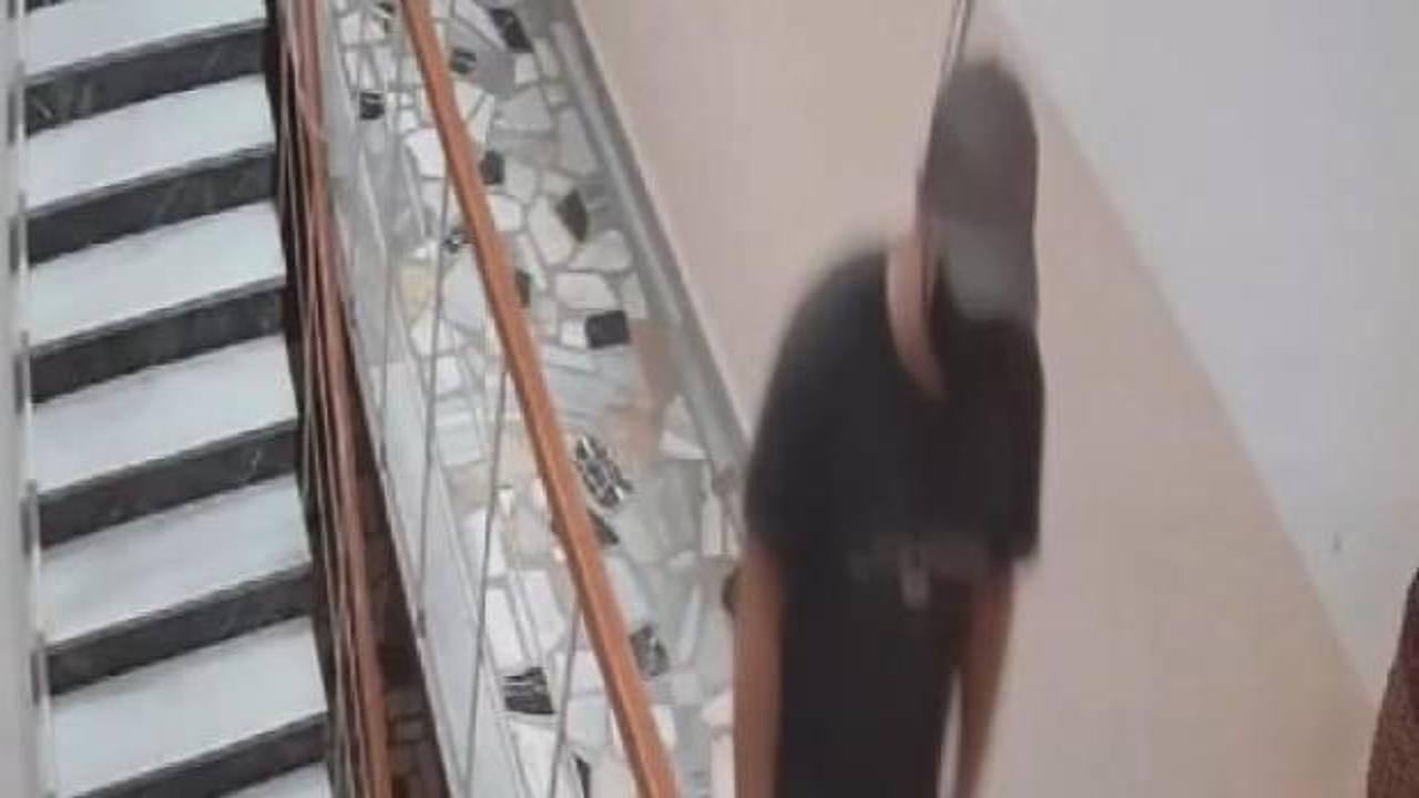 Raşit Çetiner’in sesini taklit ederek annesini dolandırdılar