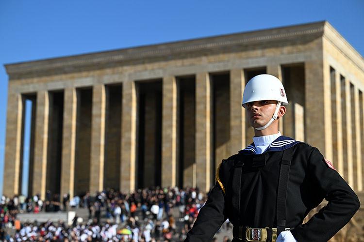 Anıtkabir'in özel askerleri: Saygı nöbetçileri