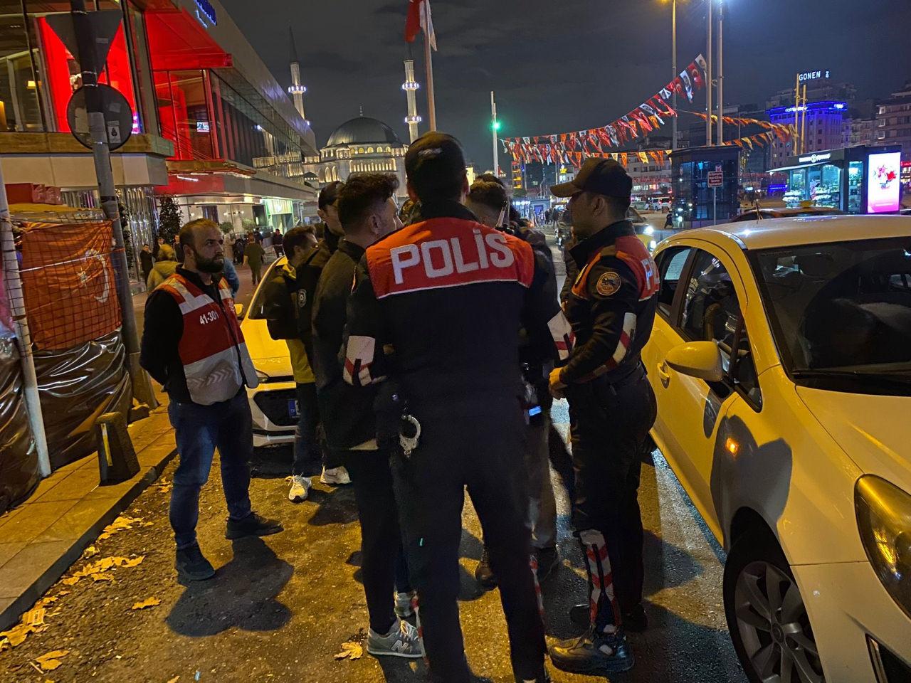 Taksim'de helikopter destekli huzur uygulaması