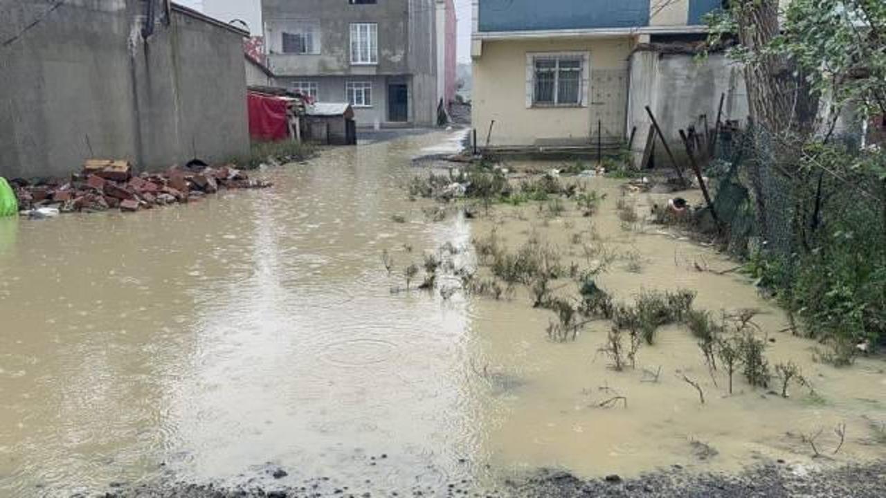 Arnavutköy’de dere taştı, evleri su bastı