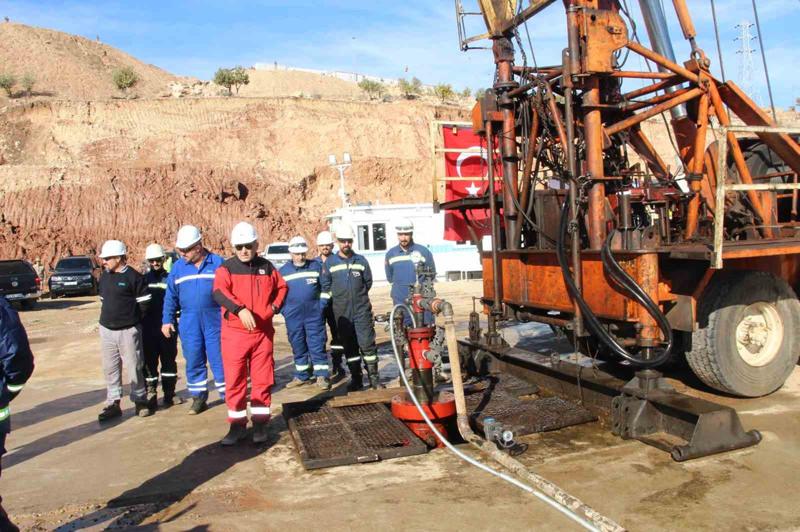 Gabar'da petrol üretiminde yıl sonu hedefi 35 bin varil