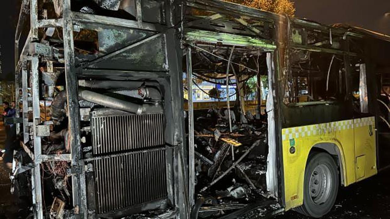 Başakşehir’de seyir halindeki İETT otobüsü alev alev yandı