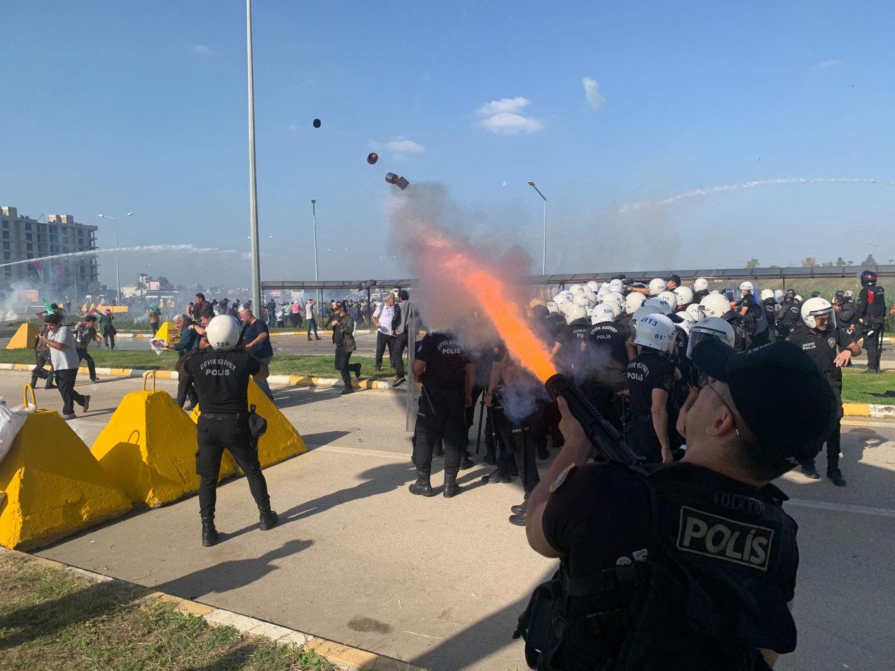 İncirlik Üssü'ndeki protestoya polis müdahalesi