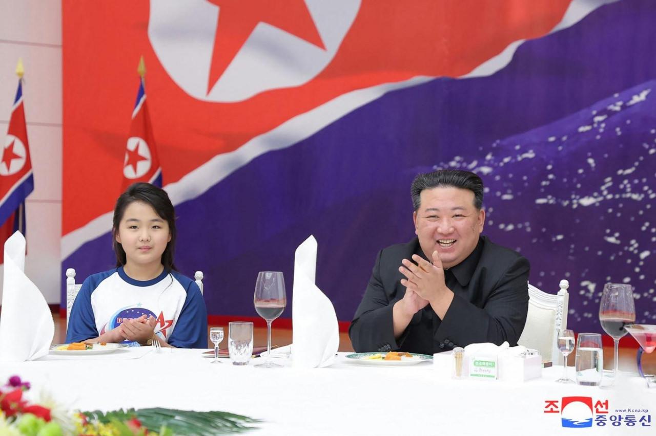 Kim Jong-un, ABD üslerini böyle inceledi