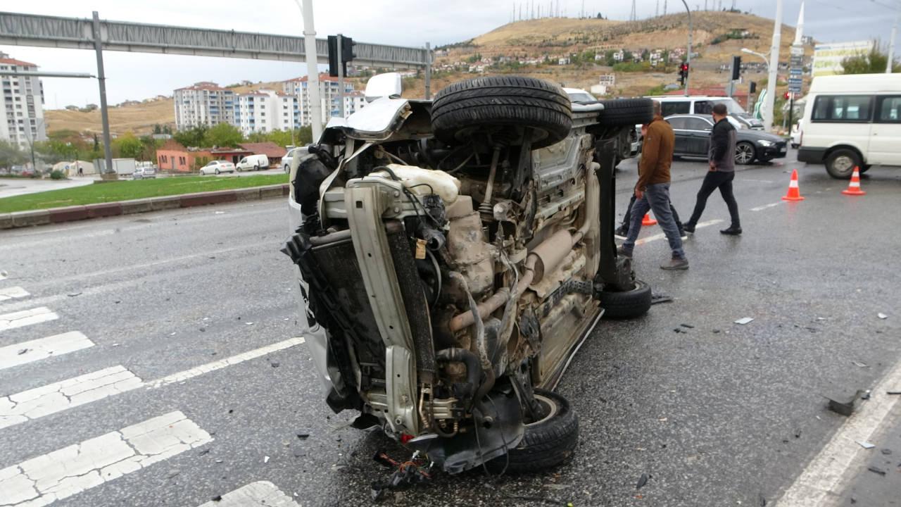 Devrilen araçtan burnu bile kanamadan çıktı