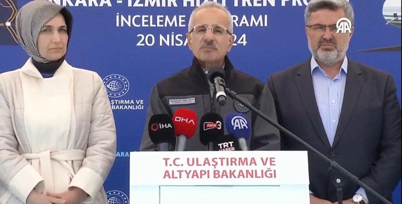 Bakan Uraloğlu: Hızlı trenle Ankara-İzmir arası 3 saat 30 dakikaya inecek