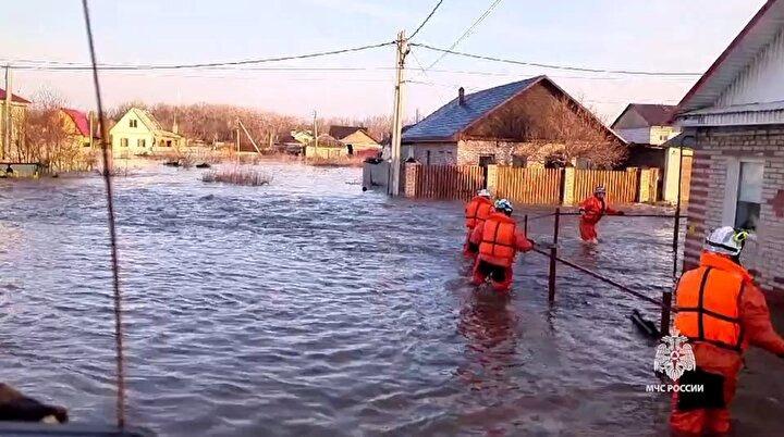 Rusya'da sel sonucu baraj patladı