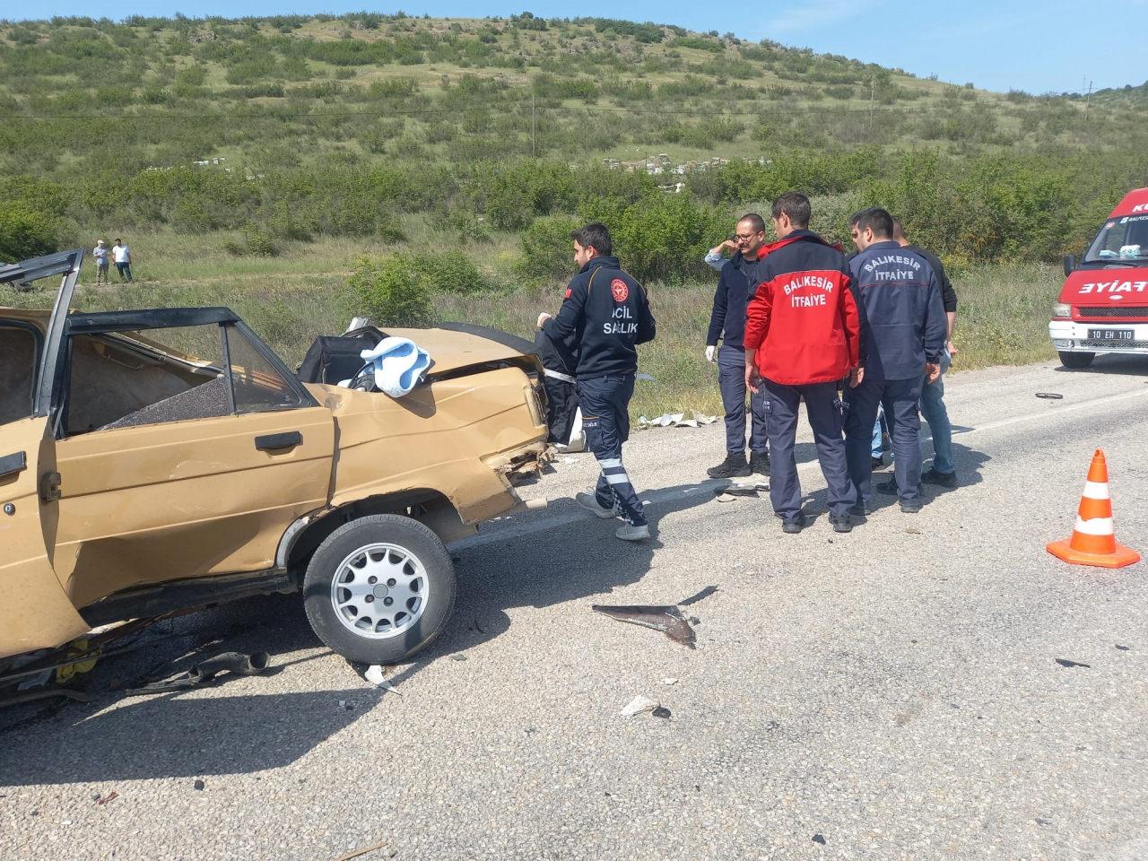 Balıkesir'de kahreden kaza: Uzman Çavuş yaralı, eşi ve oğlu öldü