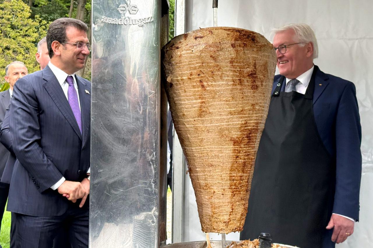 Döner kesen Steinmeier'a eleştiri: Erdoğan'ın bizi ciddiye almaması normal