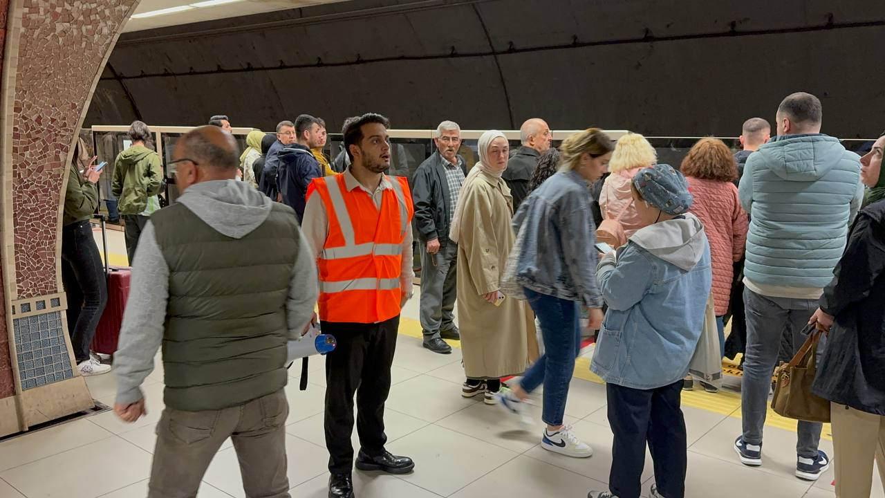 Üsküdar-Samandıra Metro Hattı'ndaki aksaklık 40 saattir çözülemedi