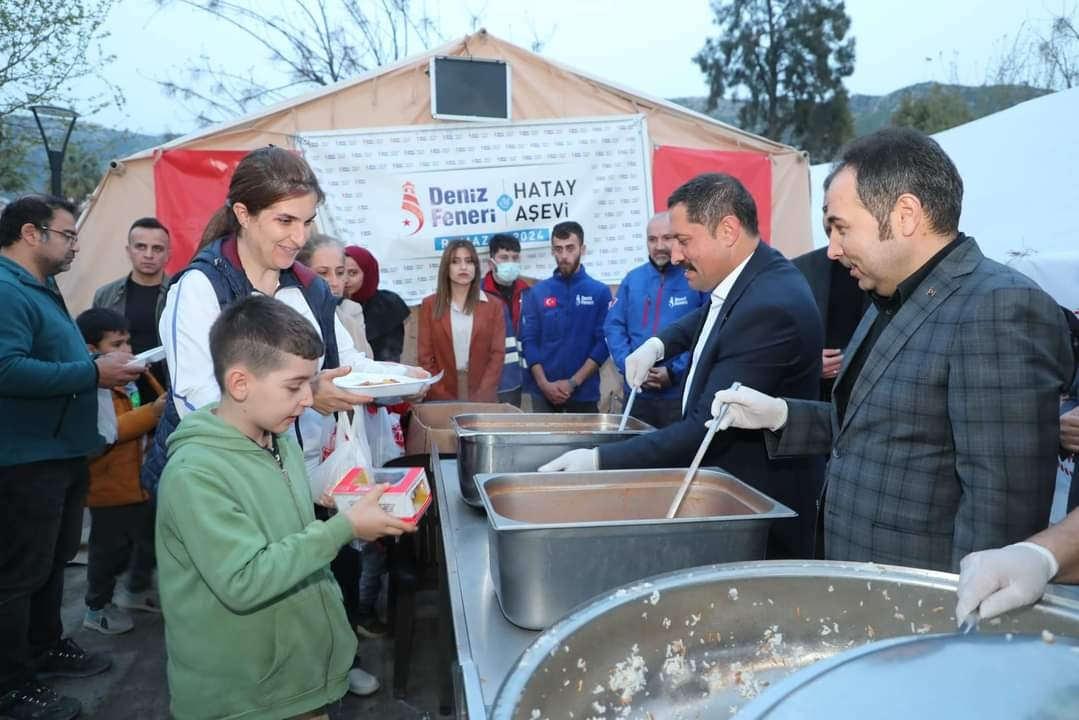 Deniz Feneri Ramazan'da da yüzleri güldürmeye devam etti