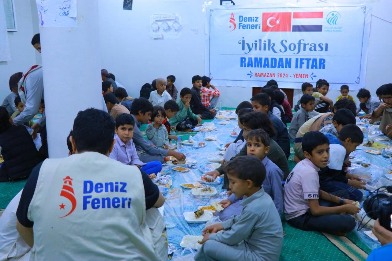 Deniz Feneri Ramazan'da da yüzleri güldürmeye devam etti