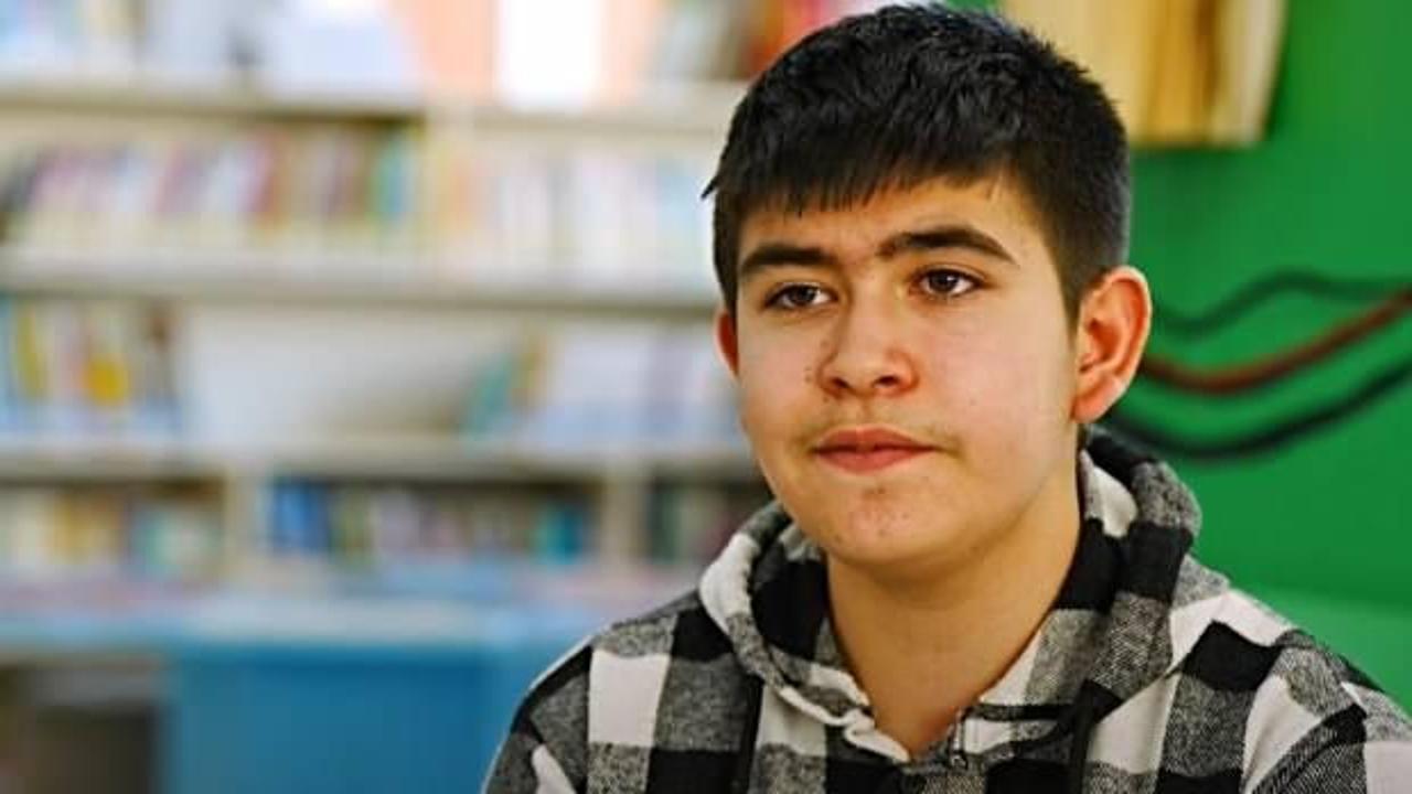 8 yaşındaki Berat, Gaziantep Büyükşehir’in çocuk kütüphanesinde 4 yılda 400 kitap okudu
