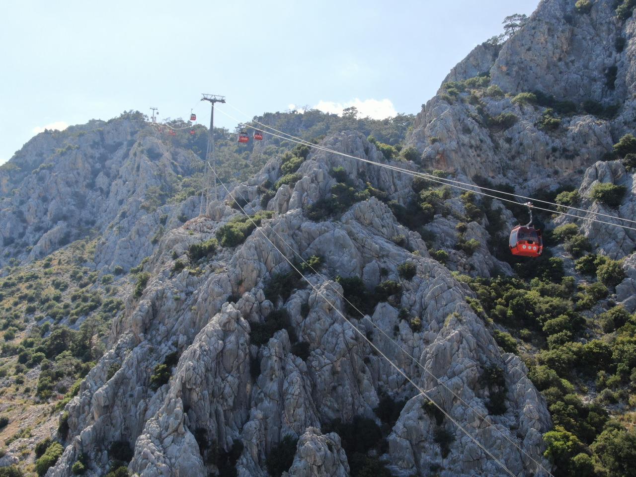 Antalya'da faciadan dönülen teleferik alanında dikkat çeken sessizlik