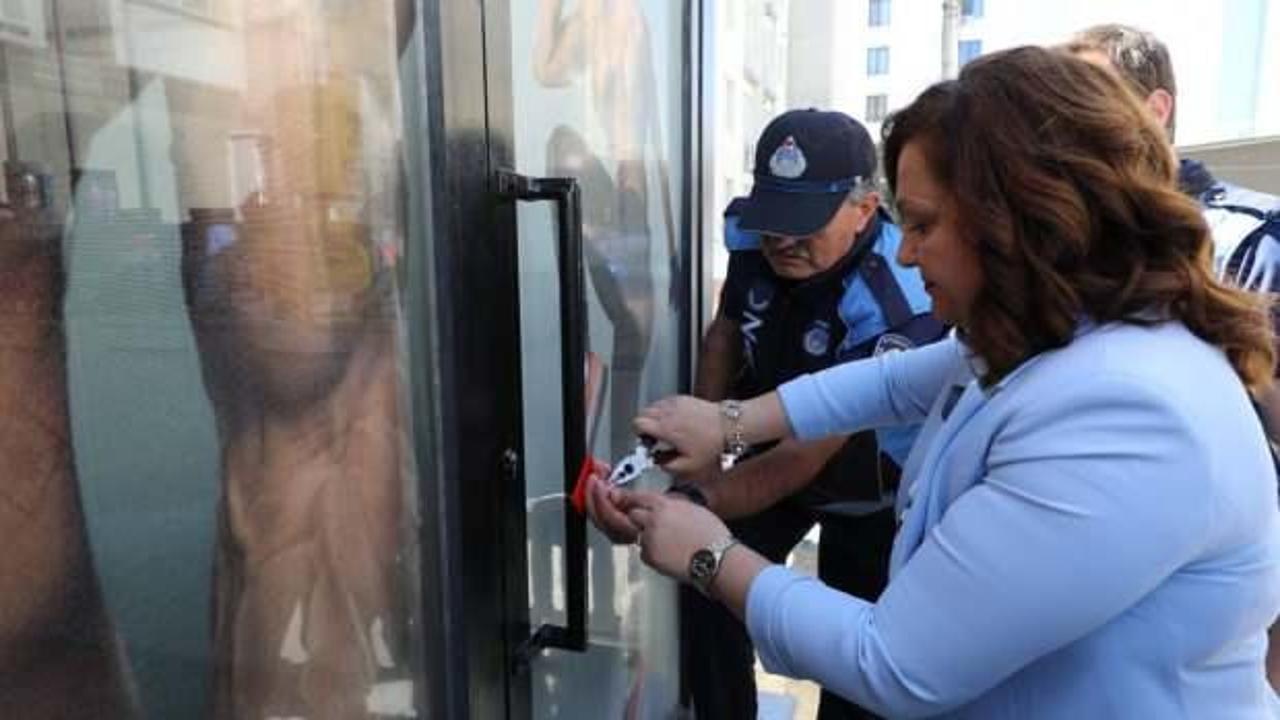 Sığınmacılara ait 5 iş yerini mühürleyen Başkan Köksal: Mültecileri buradan göndereceğiz