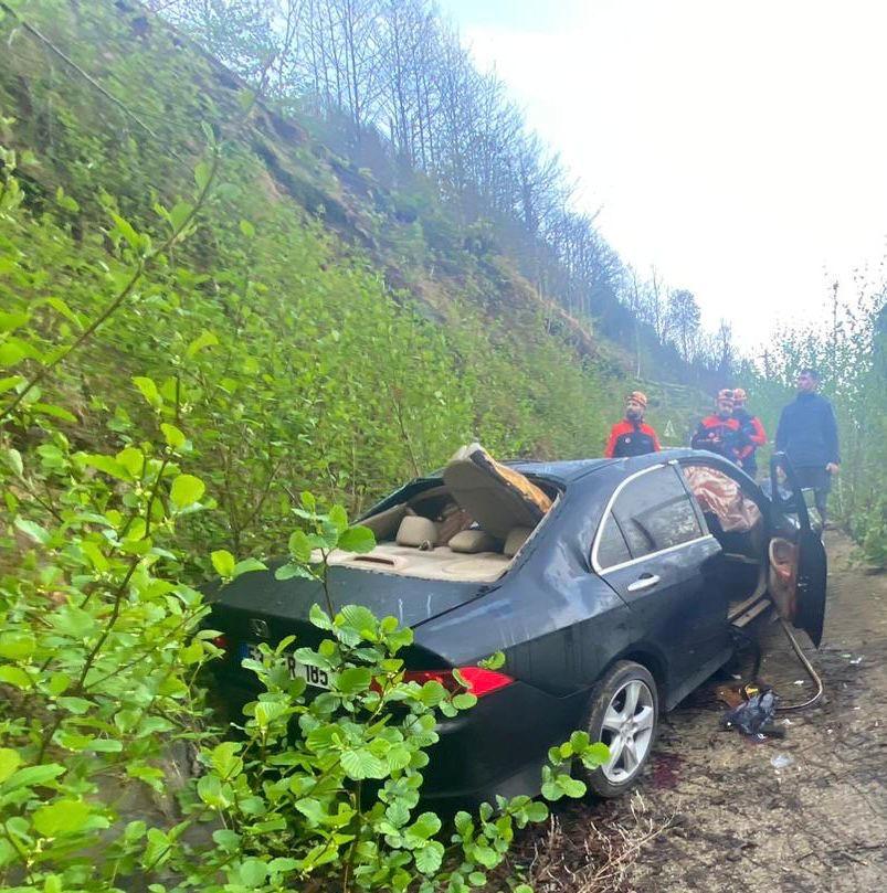 Rize’de otomobil, şarampole yuvarlandı: 1 ölü, 1 yaralı