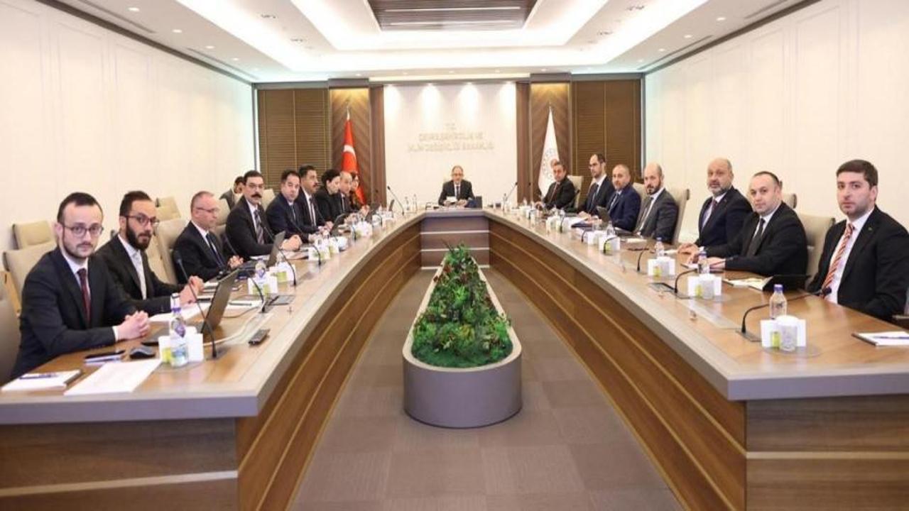 Bakan Özhaseki deprem konutları için tarih verdi