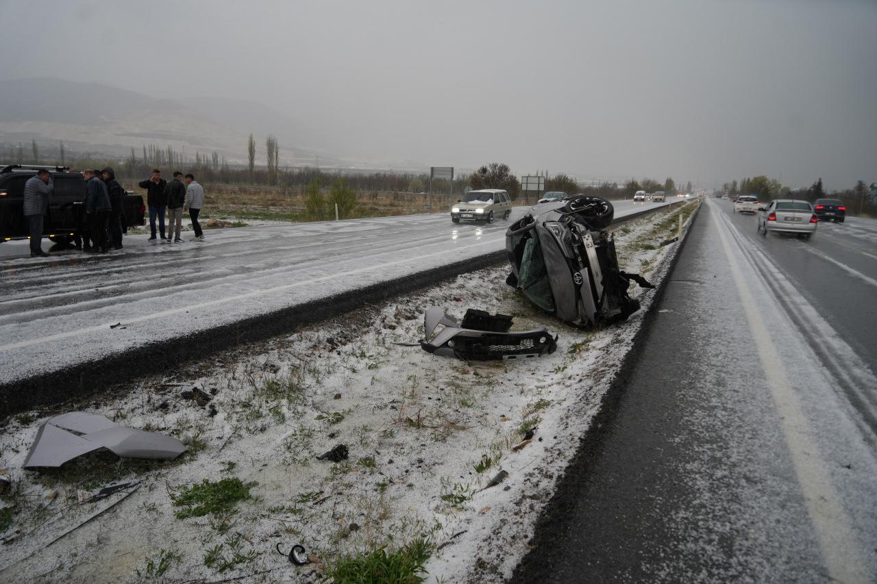 Niğde’de zincirleme trafik kazası: 2'si çocuk 8 yaralı