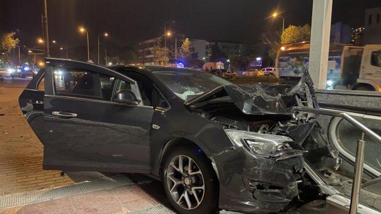 Bursa’da iki otomobil çarpıştı: 4 kişi hastaneye kaldırıldı