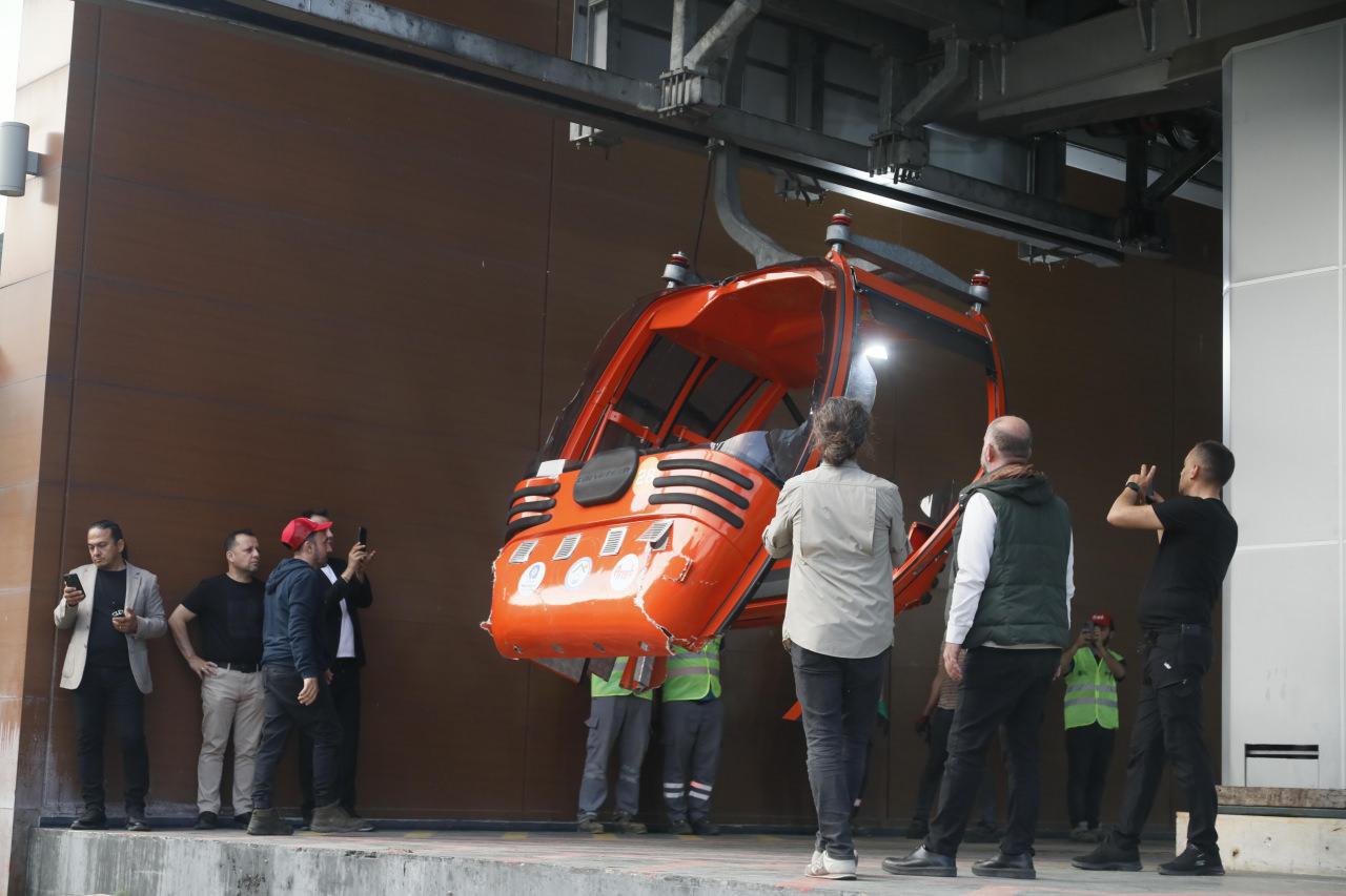 Antalya'da kazanın yaşandığı teleferiğin 36 kabini yere indirildi