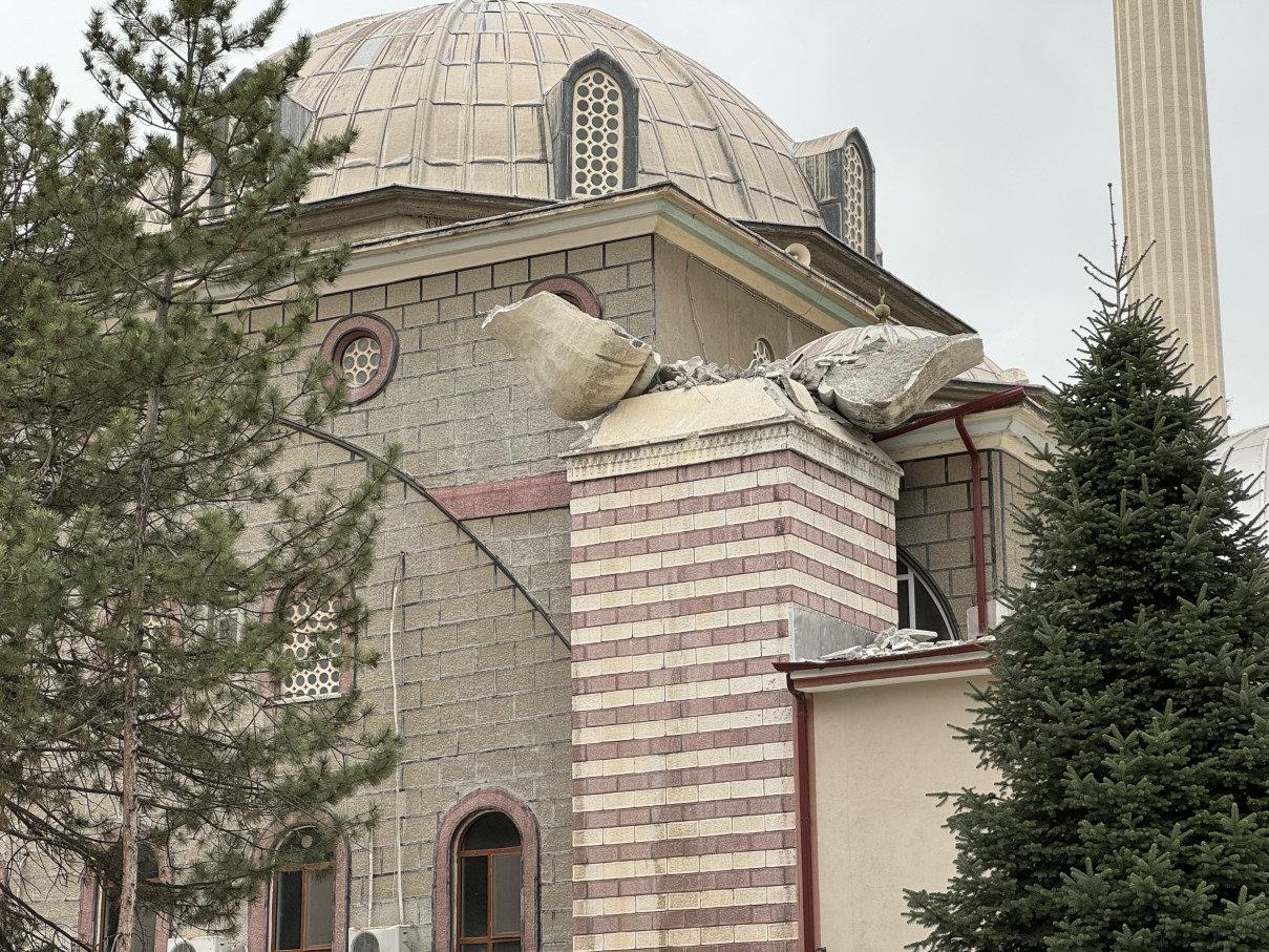 Çankırı'da cami minaresi uyarısı! Çevresindeki binalara tahliye kararı verildi