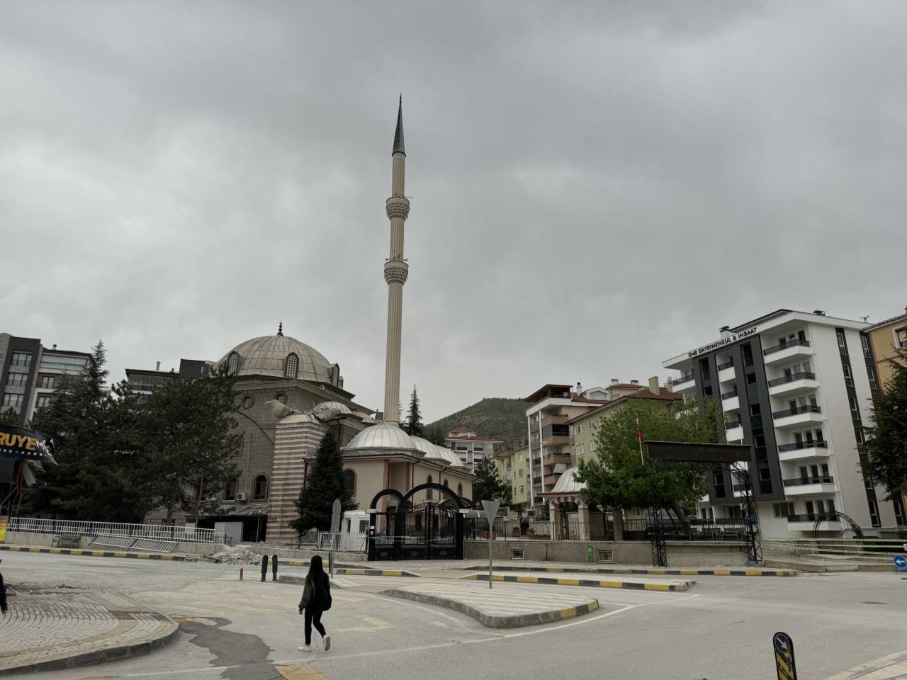 Çankırı'da cami minaresi uyarısı! Çevresindeki binalara tahliye kararı verildi