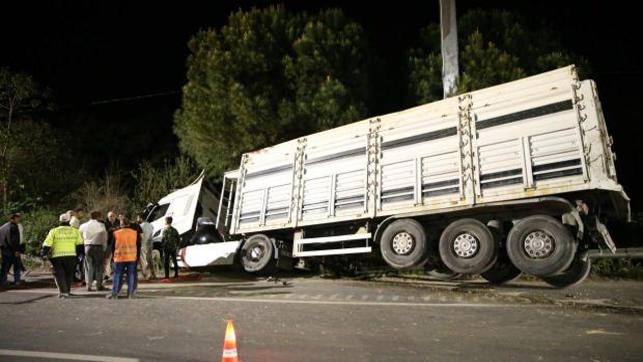 Denizli’de tır otomobile çarptı: Aynı aileden 6 yaralı