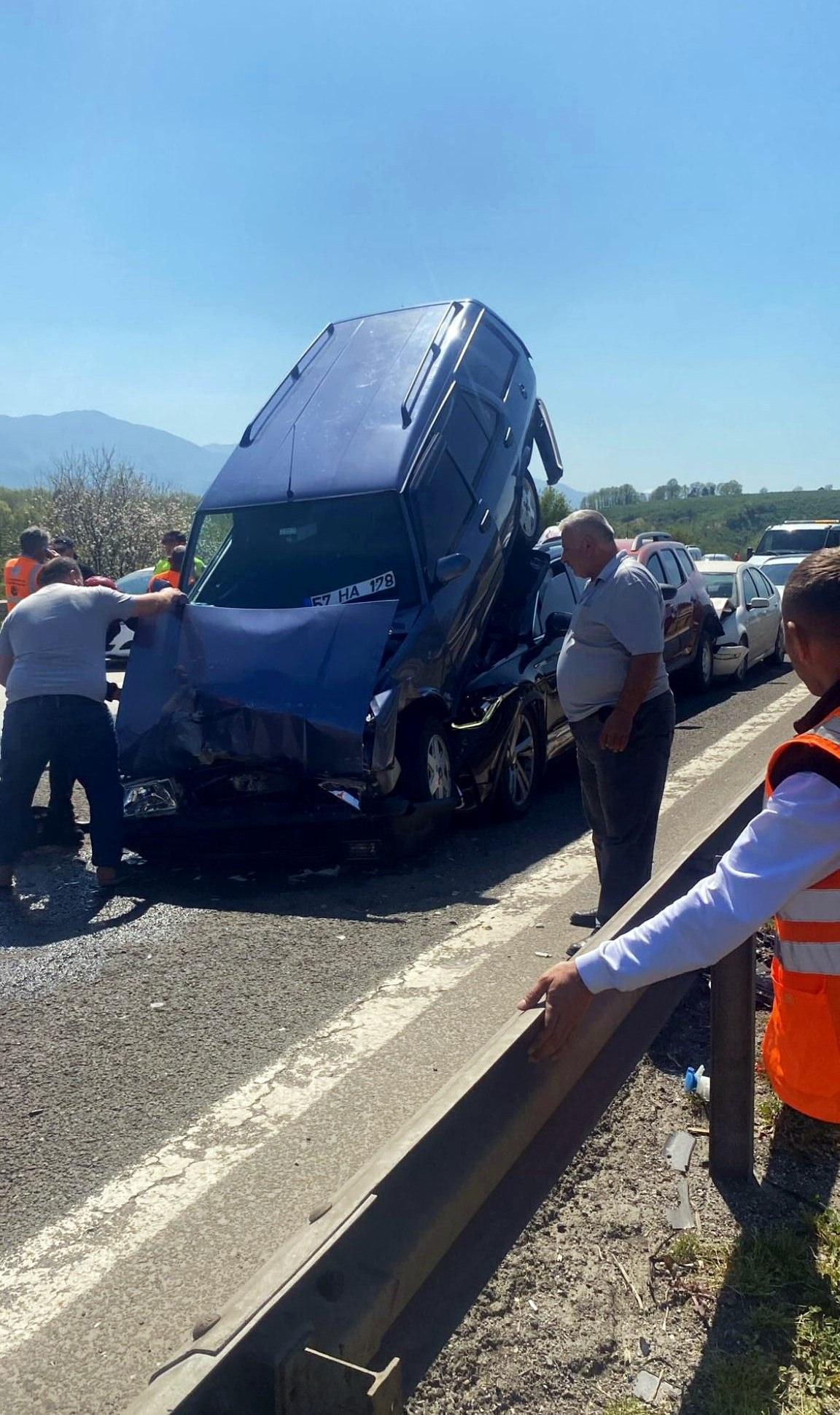 Otoyolda ilginç görüntü! Bakanlar şaşkınlığını gizleyemedi