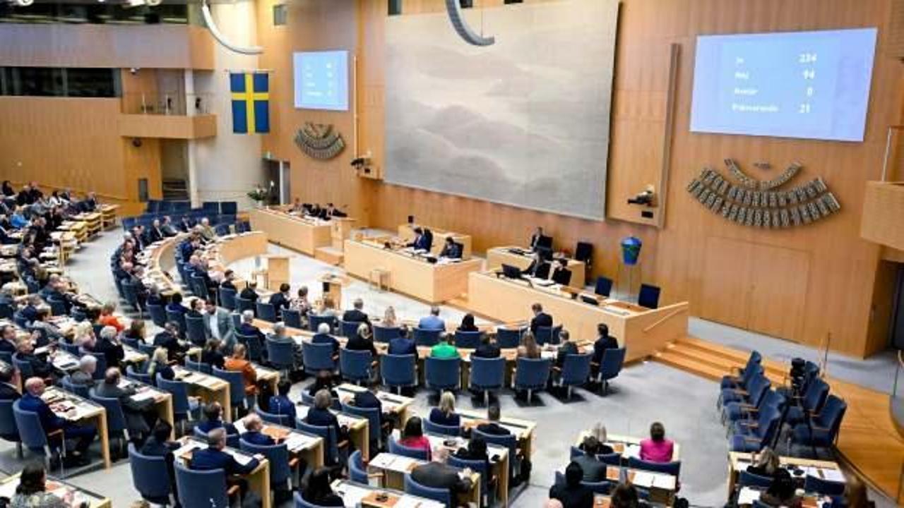 İsveç’te skandal karar: Cinsiyet değiştirme yaşı 18’den 16’ya düşürüldü