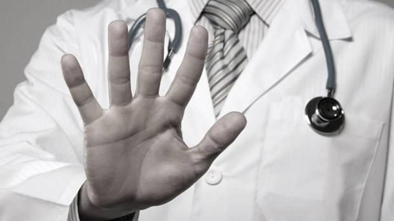 İzmir’de sağlık çalışanlarını tehdit ettiği öne sürülen kişi tutuklandı