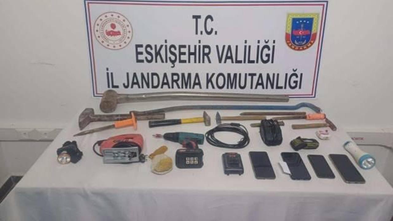 Jandarma ekiplerinden kaçak kazıya suçüstü