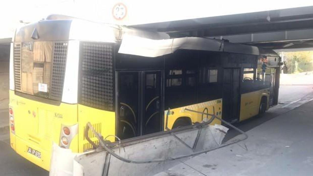 Bu da oldu! İETT alt geçide sıkıştı