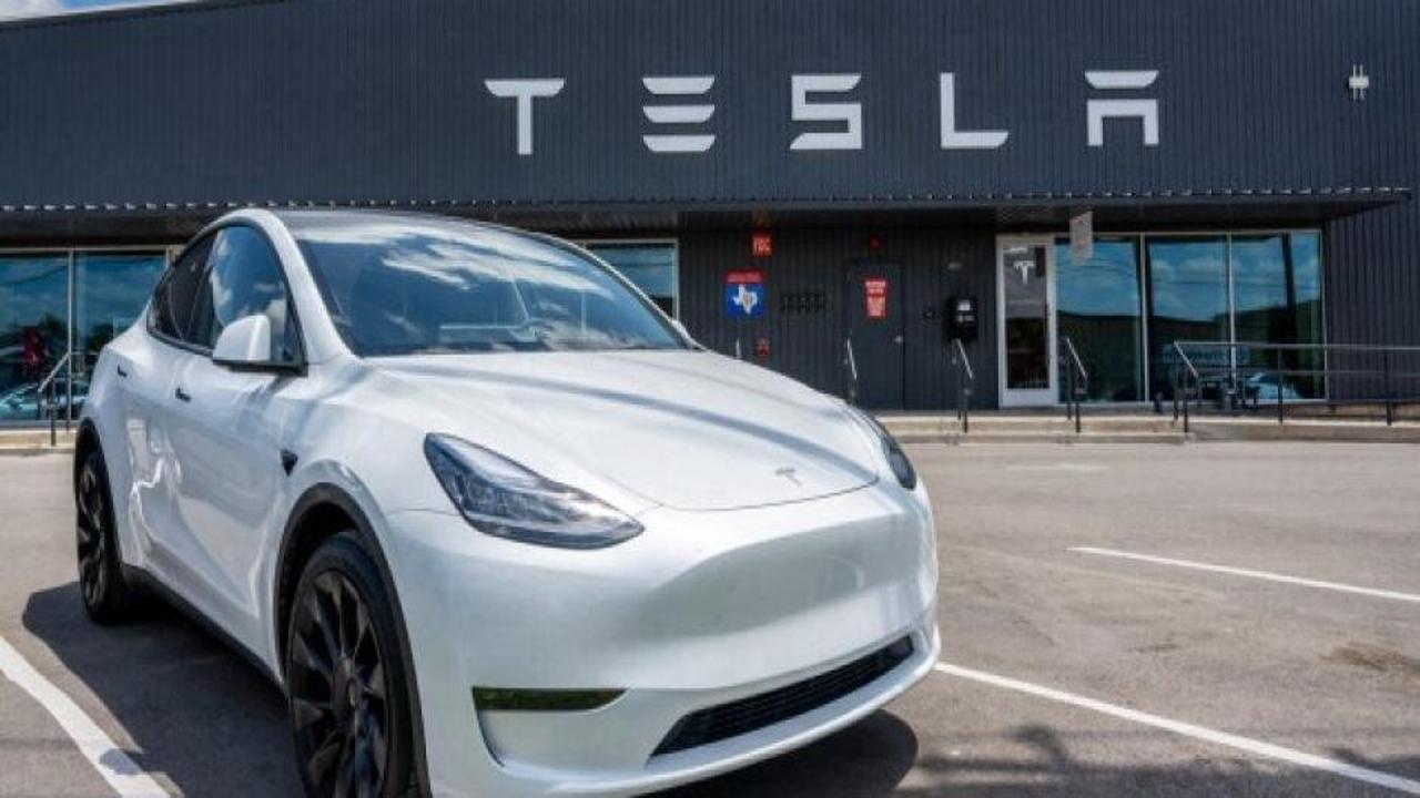 Tesla’dan ucuz araç hamlesi! Beklenenden erken geliyor