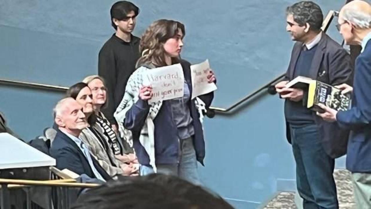 Harvard öğrencisi soykırıma verilen destek nedeniyle ödülünü reddetti