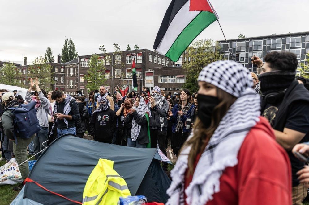 Amsterdam Üniversitesi'ndeki Filistin gösterisine müdahale